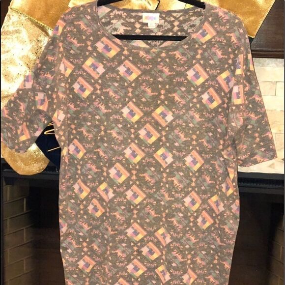 Lularoe Irma Gray Tribal Print Tunic Shirt  XS - Picture 2 of 2